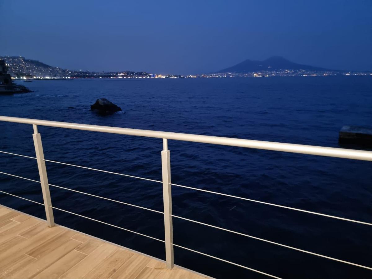 La Casa Sull' Acqua Apartment Naples Luaran gambar