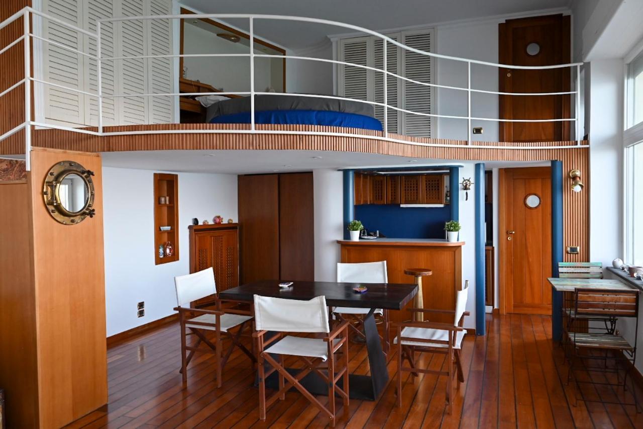 La Casa Sull' Acqua Apartment Naples Luaran gambar